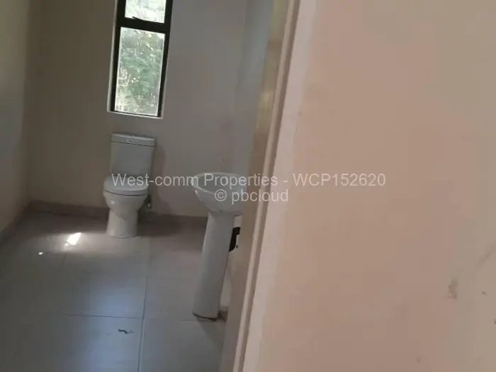 6 Bedroom House for Sale in Quinnington, Harare