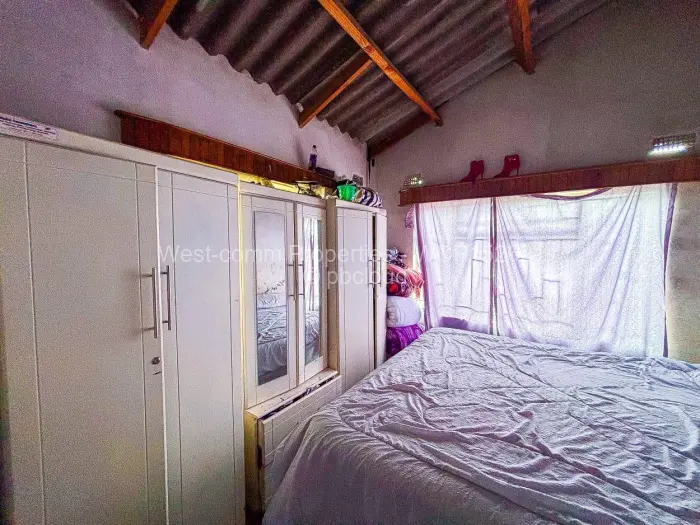 4 Bedroom House for Sale in Chitungwiza, Chitungwiza