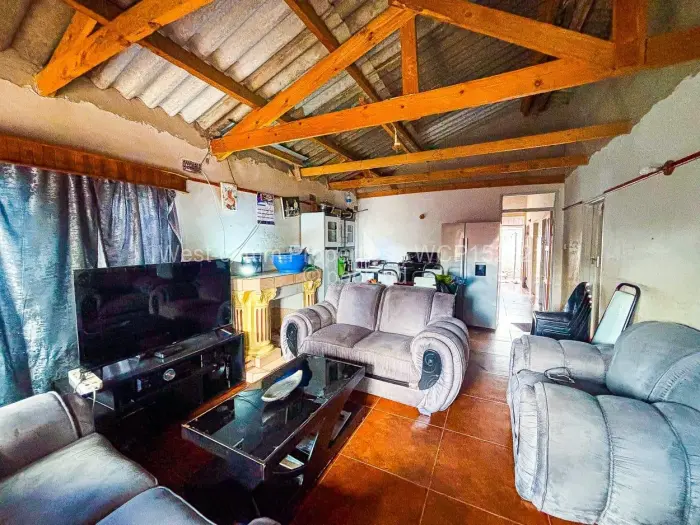 4 Bedroom House for Sale in Chitungwiza, Chitungwiza