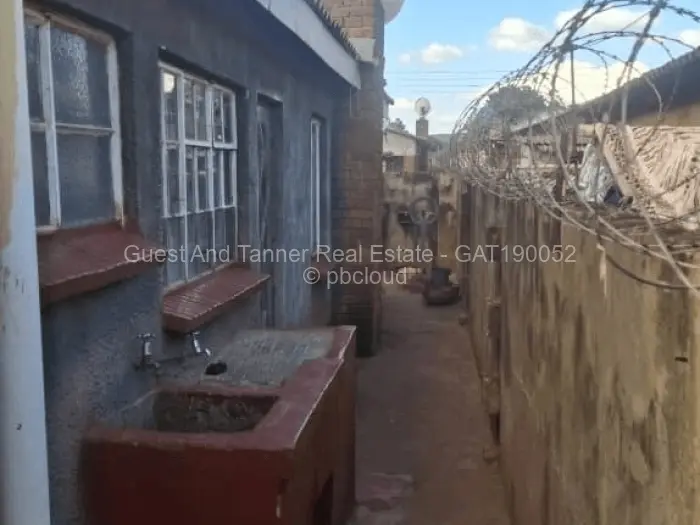 4 Bedroom House for Sale in Dzivarasekwa, Harare