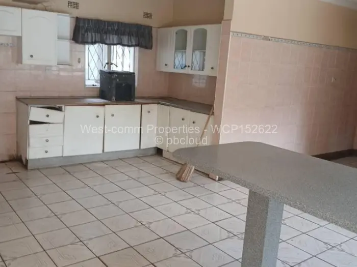 6 Bedroom House for Sale in Glen Lorne, Harare