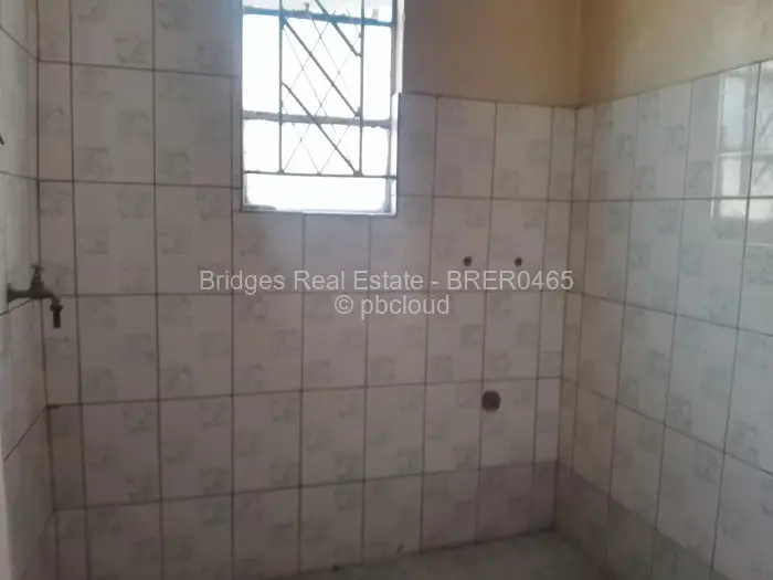 5 Bedroom House for Sale in Budiriro, Harare