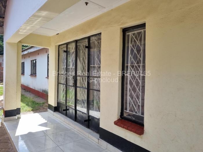 5 Bedroom House for Sale in Budiriro, Harare