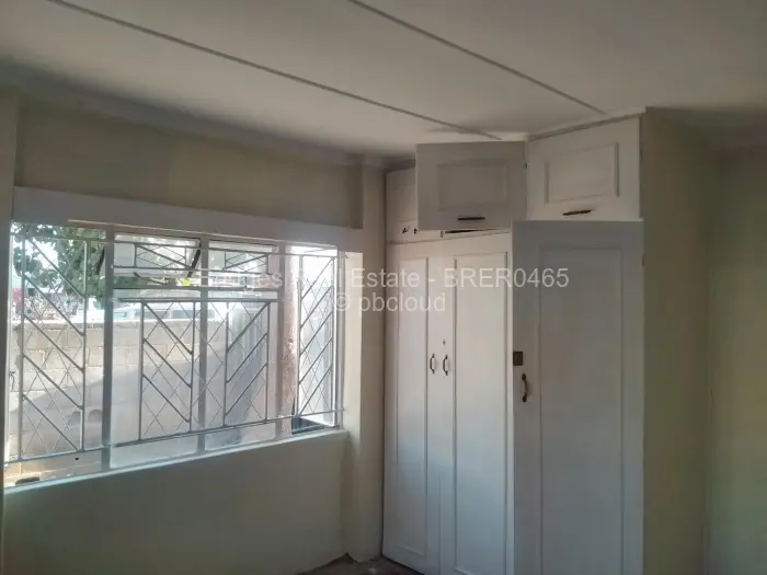 5 Bedroom House for Sale in Budiriro, Harare