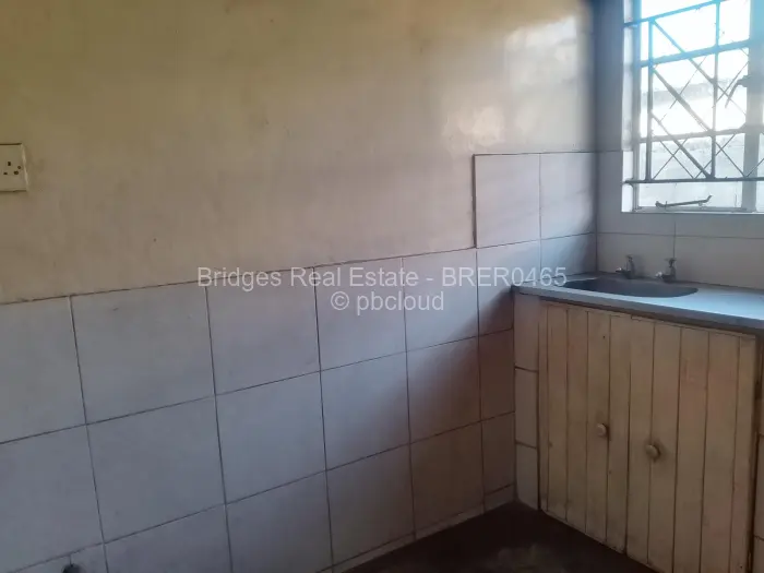 5 Bedroom House for Sale in Budiriro, Harare
