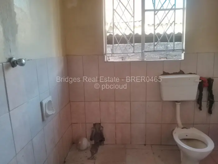 5 Bedroom House for Sale in Budiriro, Harare