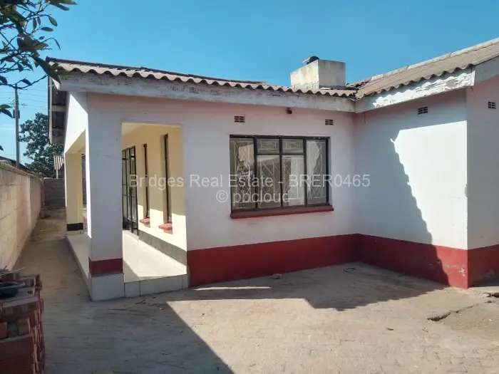 5 Bedroom House for Sale in Budiriro, Harare