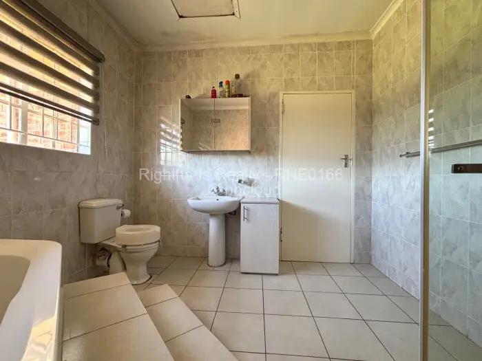 5 Bedroom House for Sale in Greystone Park, Harare