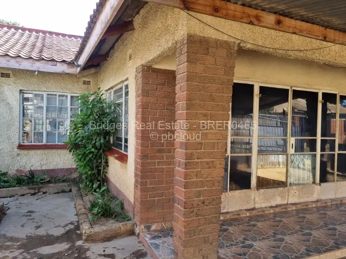 4 Bedroom House to Rent in Budiriro
