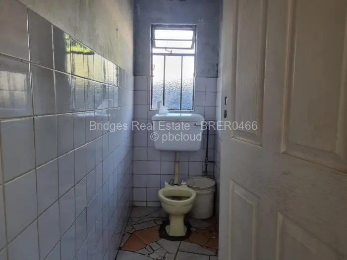 4 Bedroom House to Rent in Budiriro