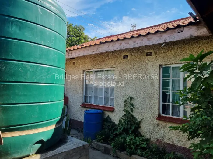 4 Bedroom House to Rent in Budiriro