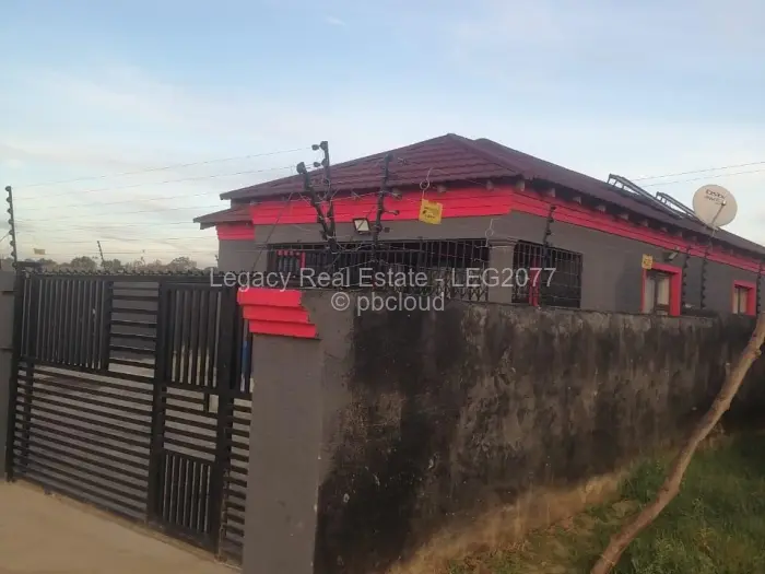 3 Bedroom House for Sale in Karoi, Karoi