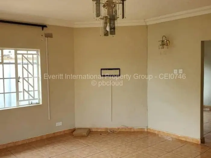 5 Bedroom House to Rent in Westgate