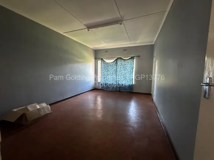 Flat/Apartment to Rent in Avondale