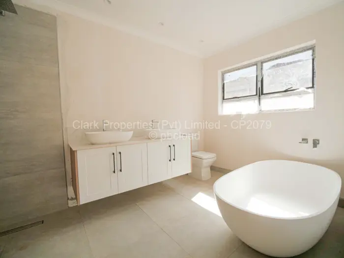 Townhouse/Cluster for Sale in Newlands, Harare