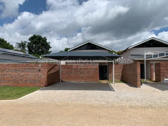 Townhouse/Cluster for Sale in Newlands, Harare