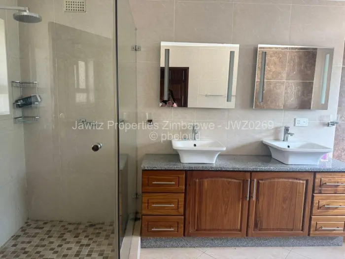 9 Bedroom House for Sale in Borrowdale, Harare