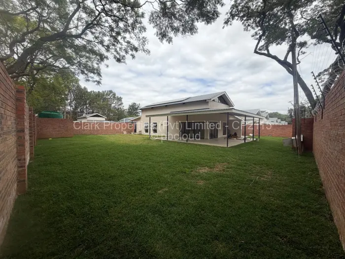 Townhouse/Cluster for Sale in Newlands, Harare