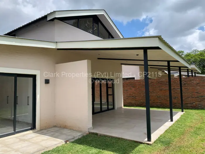 Townhouse/Cluster for Sale in Newlands, Harare