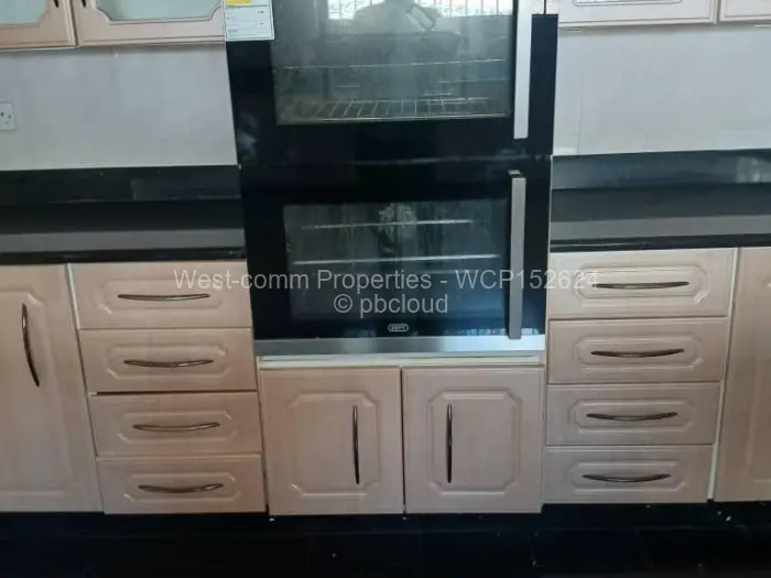 7 Bedroom House for Sale in Brookeview, Harare