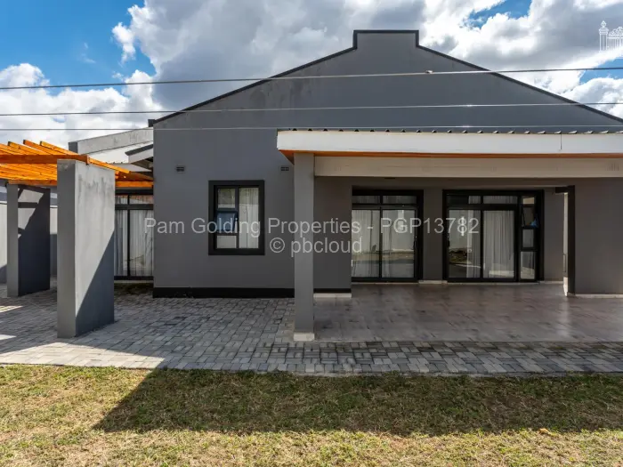 Townhouse/Cluster for Sale in Greendale North, Harare