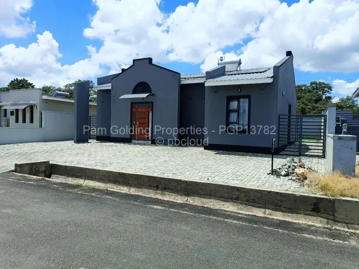 Townhouse/Cluster for Sale in Greendale North, Harare