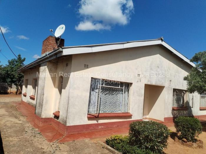 3 Bedroom House for Sale in Mahatshula, Bulawayo