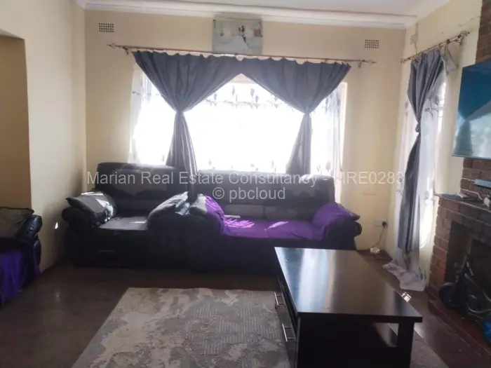 3 Bedroom House for Sale in Mahatshula, Bulawayo