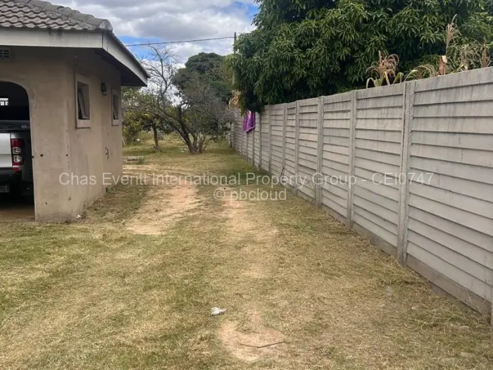 5 Bedroom House for Sale in Zimre Park, Harare