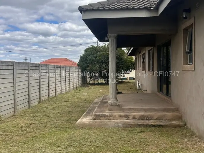 5 Bedroom House for Sale in Zimre Park, Harare