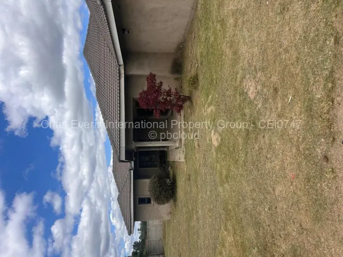 5 Bedroom House for Sale in Zimre Park, Harare