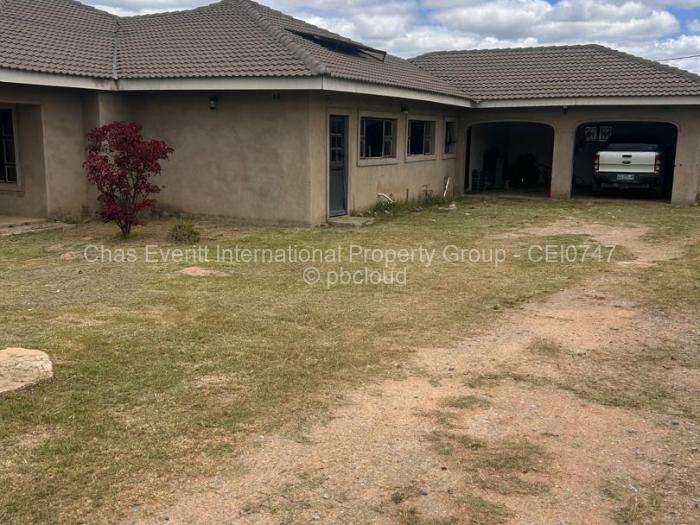 5 Bedroom House for Sale in Zimre Park, Harare