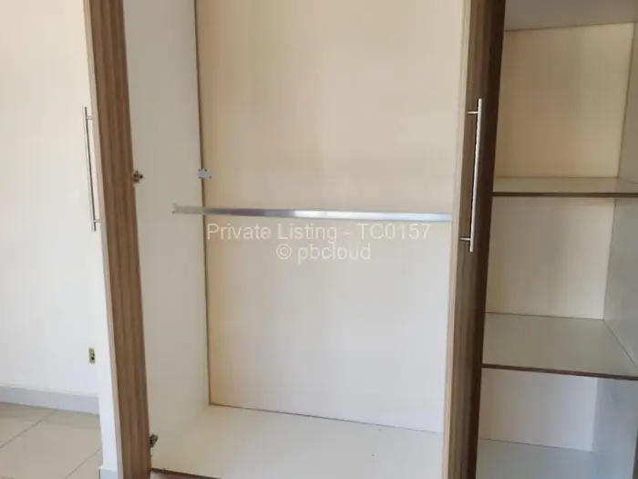 6 Bedroom House to Rent in Manresa