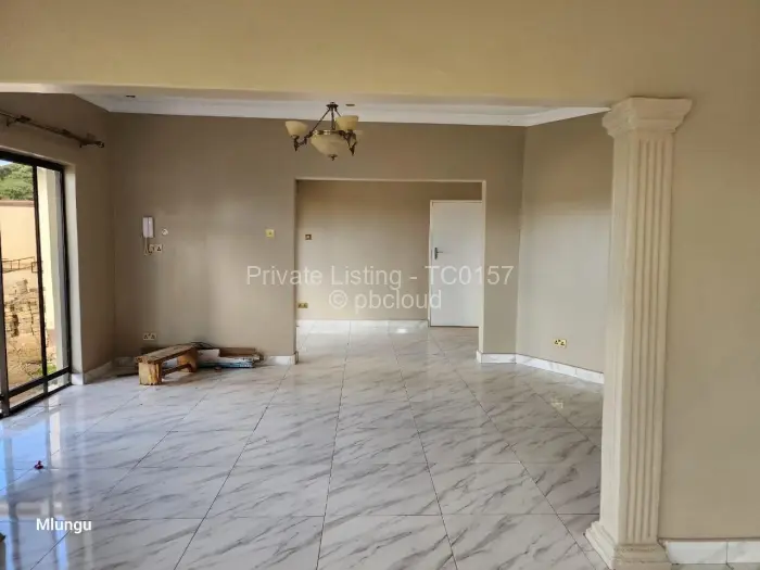 6 Bedroom House to Rent in Manresa