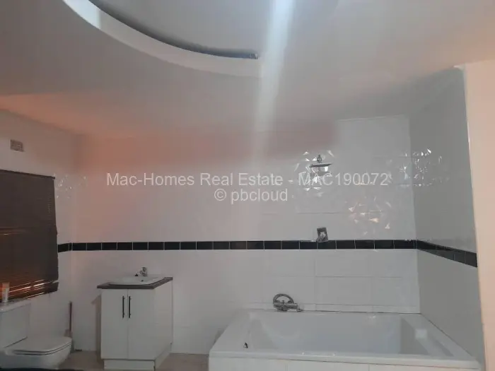 Townhouse/Cluster for Sale in Bluff Hill, Harare