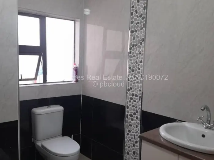 Townhouse/Cluster for Sale in Bluff Hill, Harare