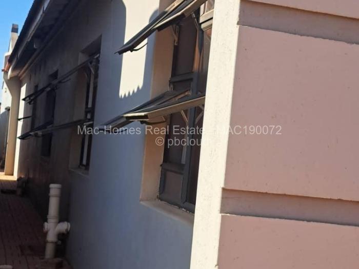 Townhouse/Cluster for Sale in Bluff Hill, Harare