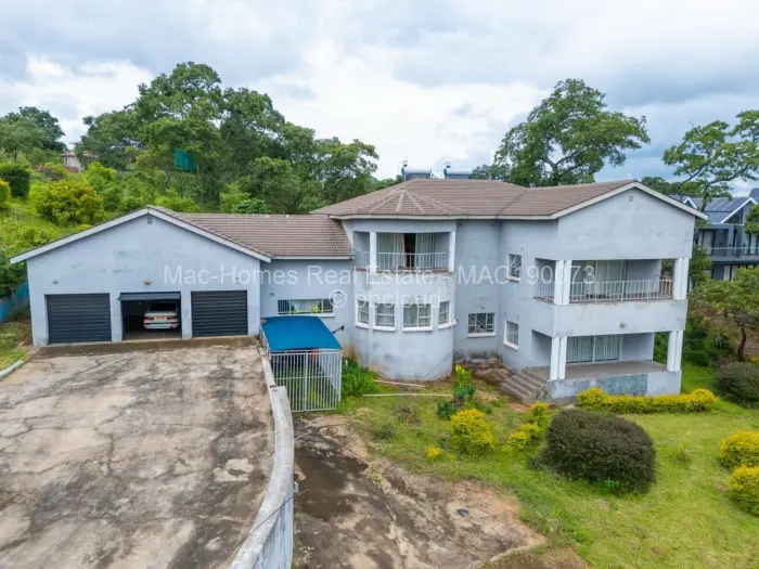 6 Bedroom House for Sale in Carrick Creagh Estate, Harare