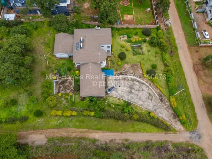 6 Bedroom House for Sale in Carrick Creagh Estate, Harare