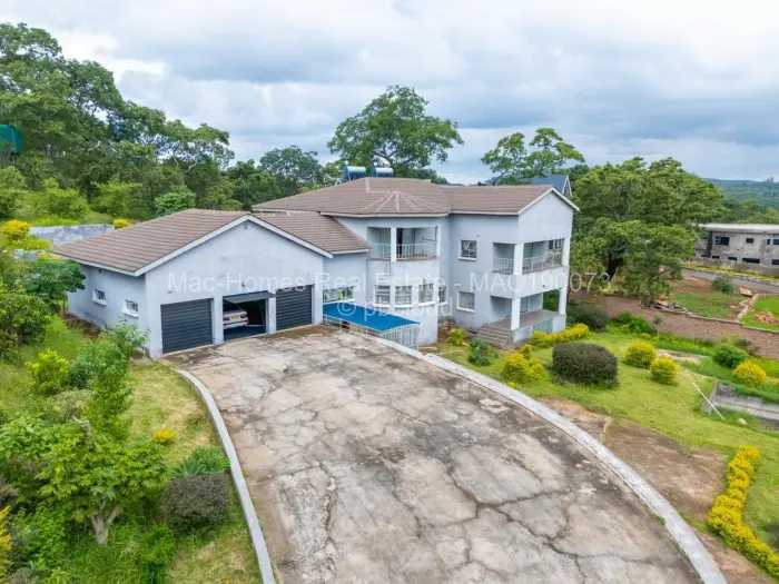 6 Bedroom House for Sale in Carrick Creagh Estate, Harare