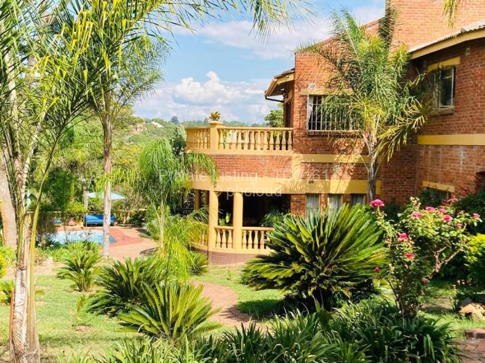 9 Bedroom House to Rent in Greystone Park, Harare