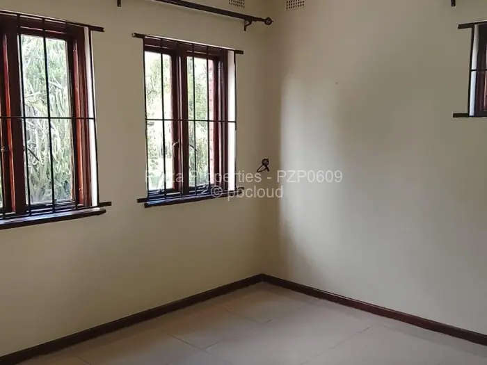 Townhouse/Cluster to Rent in Newlands