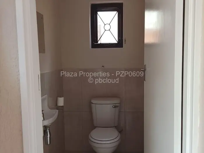 Townhouse/Cluster to Rent in Newlands