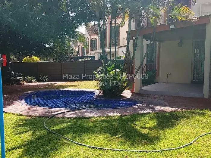 Townhouse/Cluster to Rent in Newlands