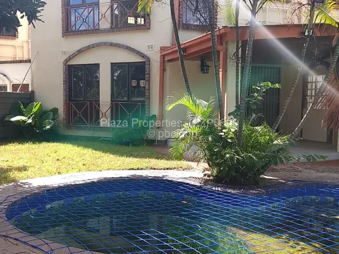 Townhouse/Cluster to Rent in Newlands