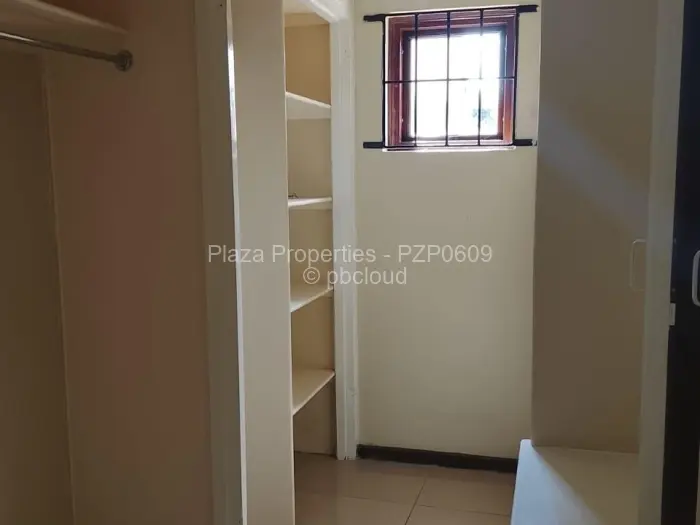 Townhouse/Cluster to Rent in Newlands