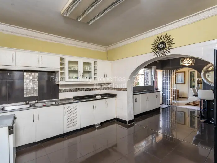 5 Bedroom House for Sale in Highlands, Harare