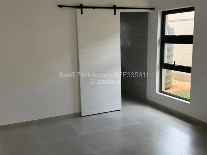 Townhouse/Cluster to Rent in Pomona