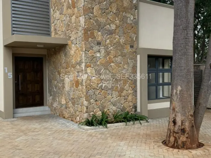 Townhouse/Cluster to Rent in Pomona