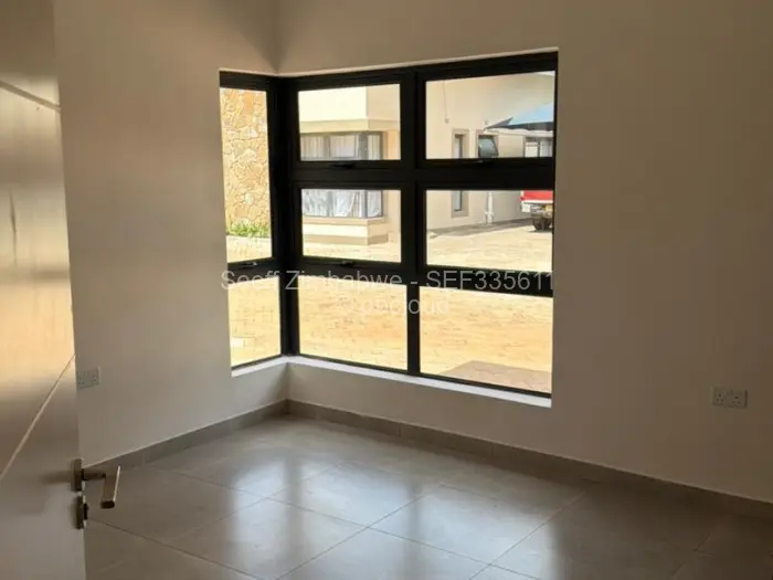 Townhouse/Cluster to Rent in Pomona